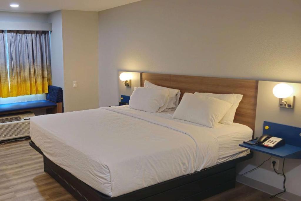 Microtel Inn & Suites By Wyndham Tulsa - Catoosa Route 66 Extérieur photo